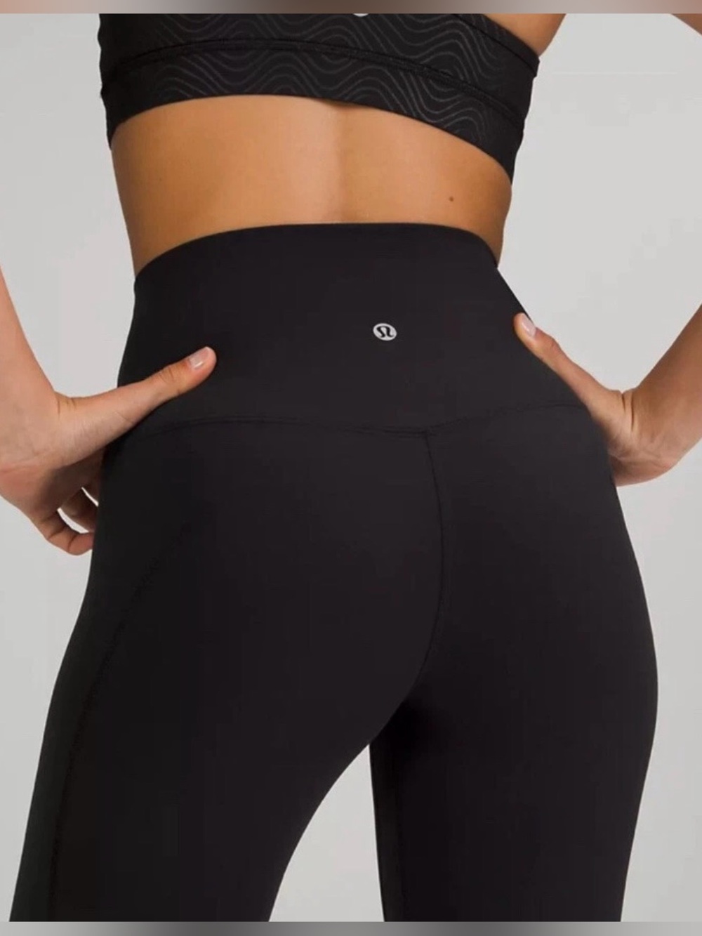 ***RARE! Lululemon~ Align High Rise Pant 25” Scallop in classic Black, Size 6. - Picture 5 of 9